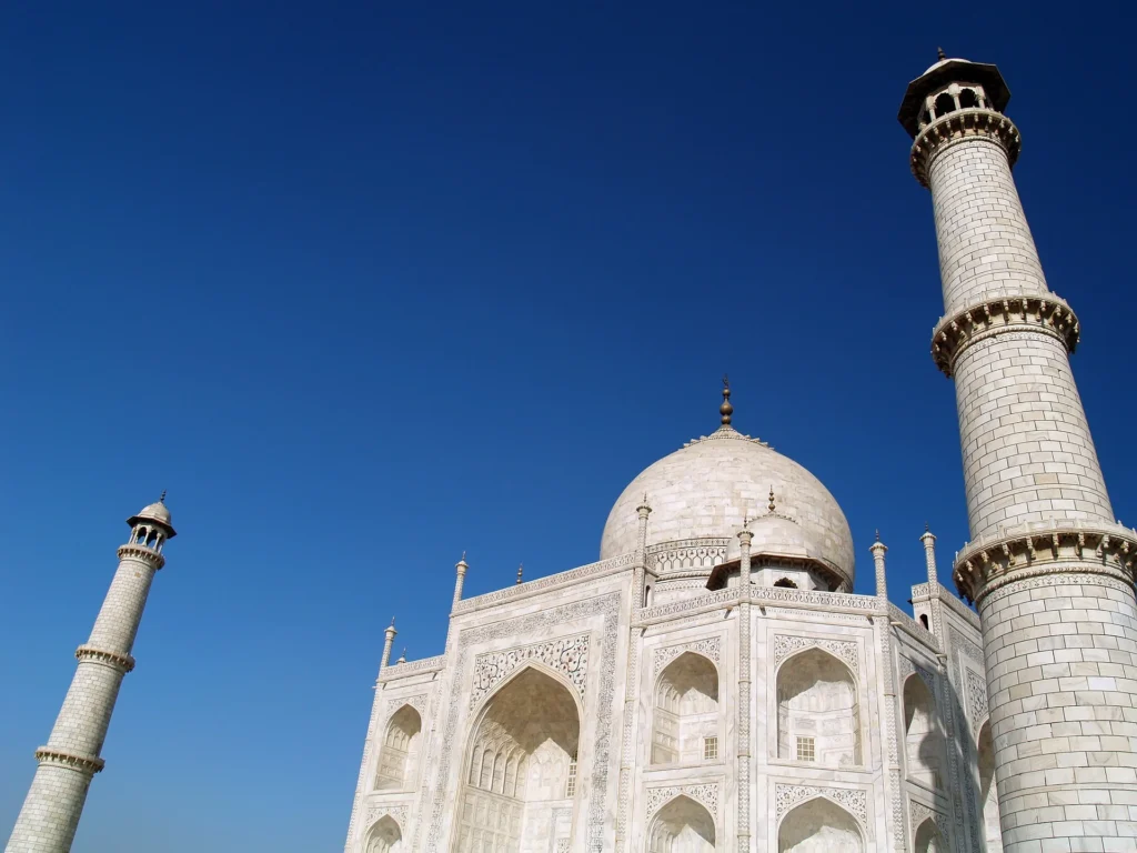 Taj Mahal Landscape Image